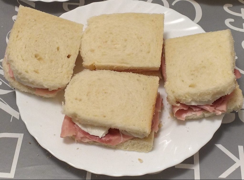 Mozzarella in carrozza al forno - Chiusura pane