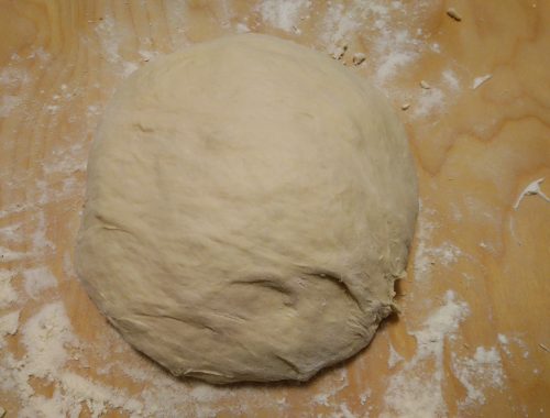 Impasto per la pizza fatto a mano- Piatto pronto