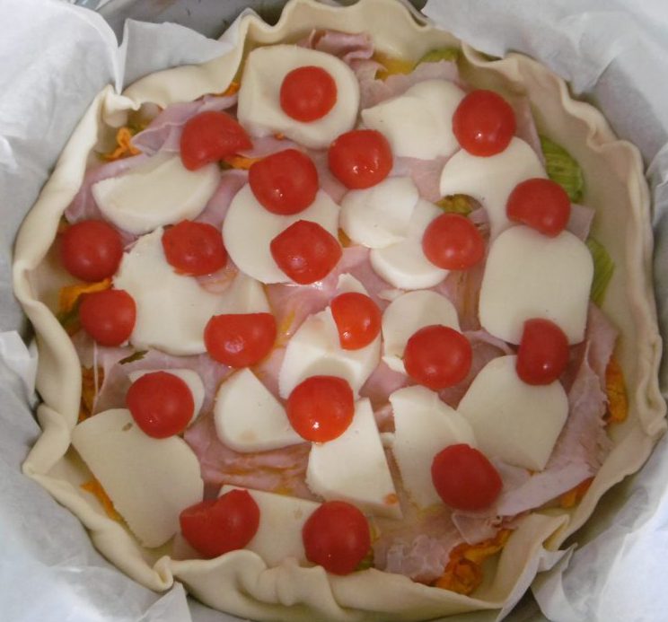 Torta salata fantasiosa - Aggiunta pomodori