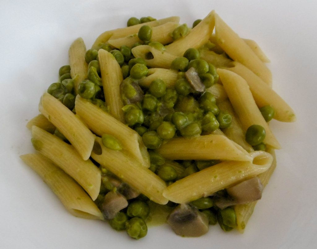 Penne con piselli, funghi e panna - Piatto pronto