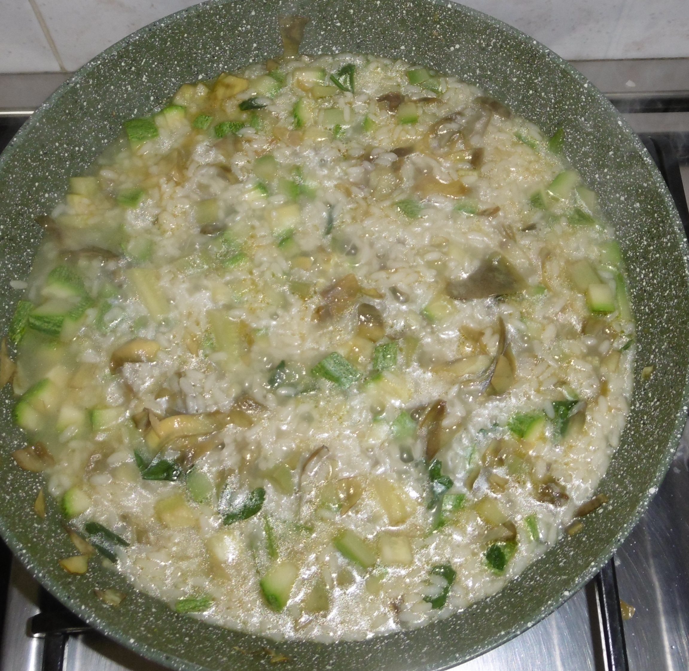 Risotto con zucchine, carciofi e zafferano - Riso in padella