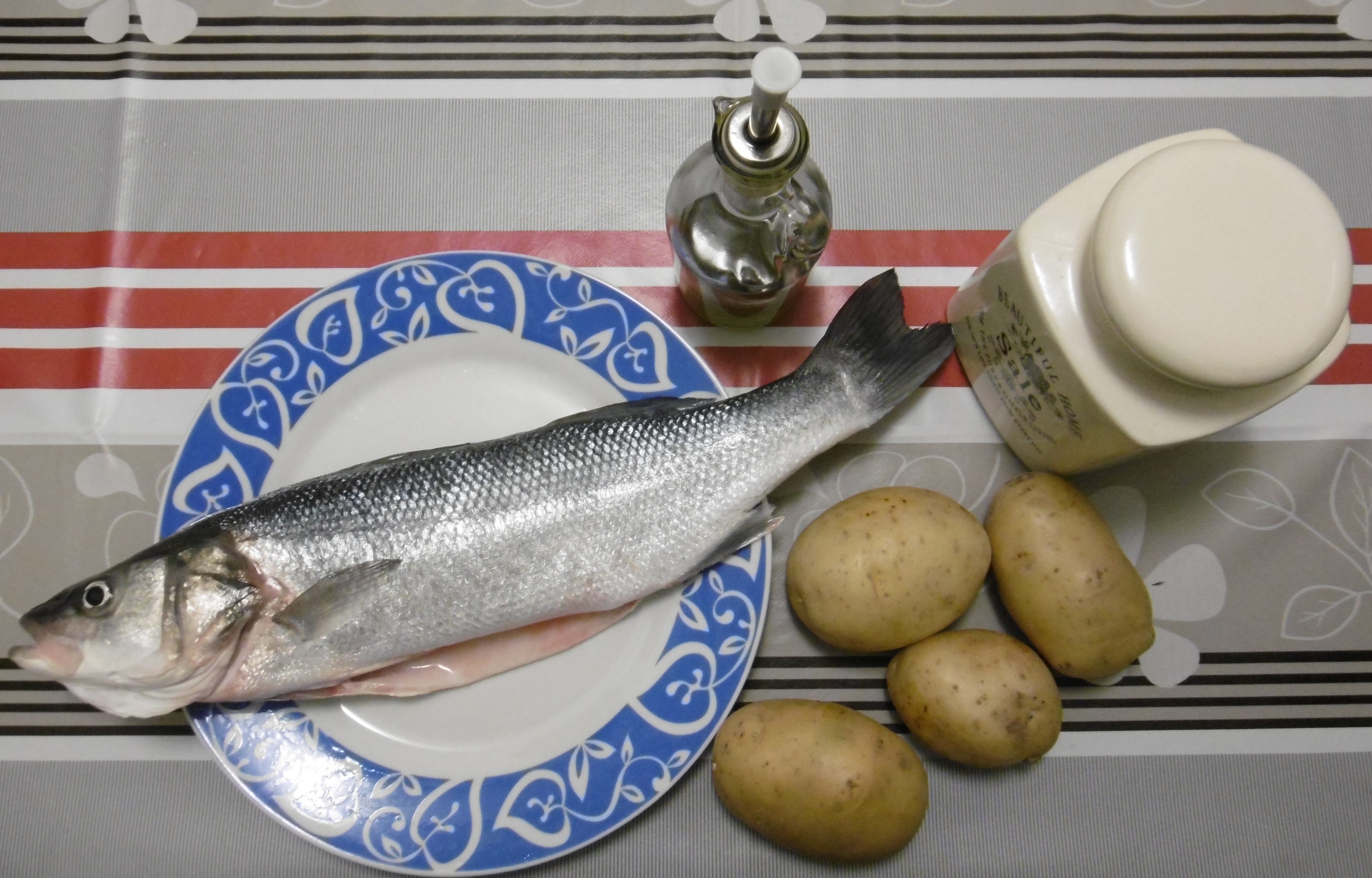 Branzino al forno con patate - Ingredienti