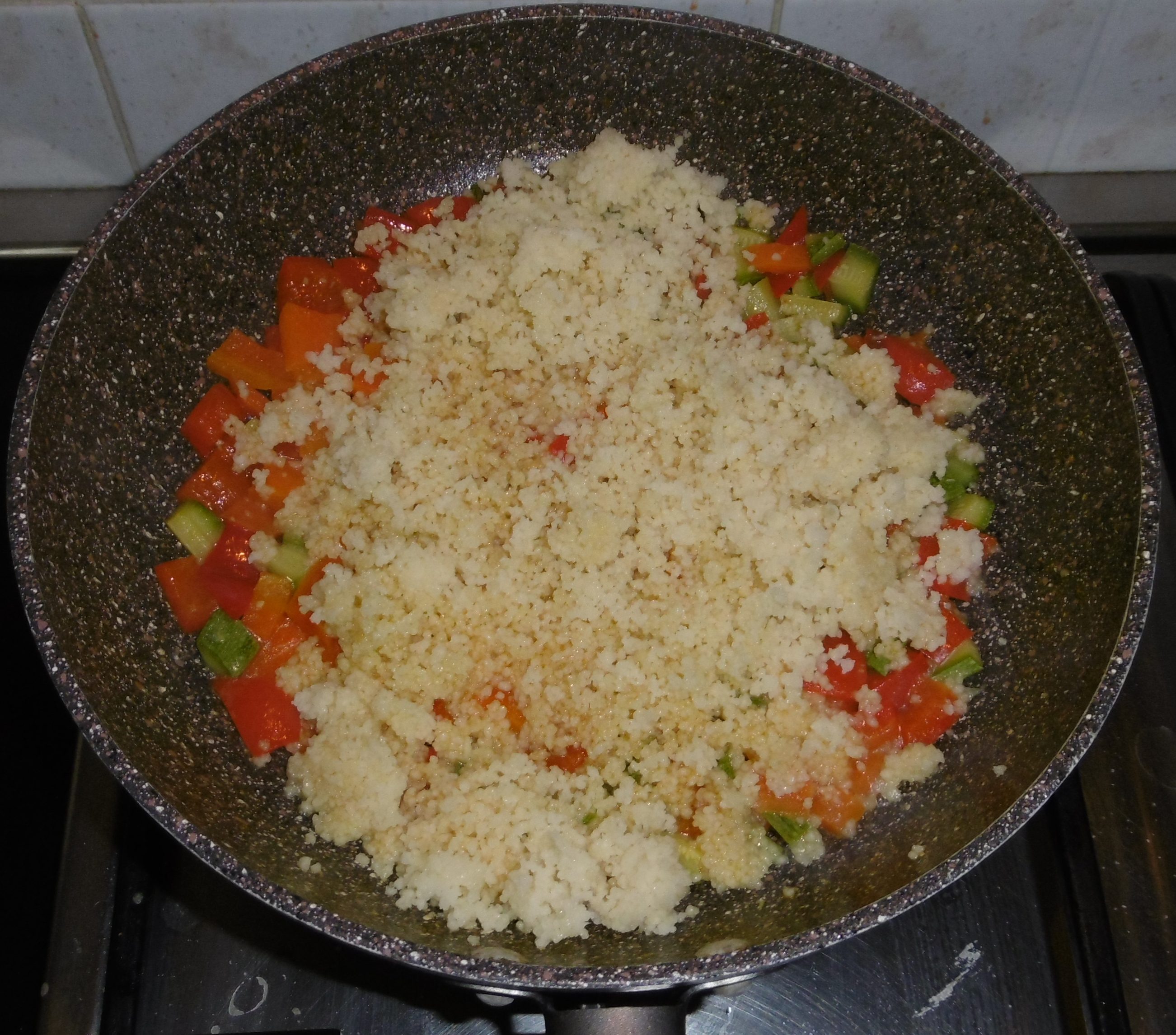 Cous cous con verdure e zafferano - Cous cous in padella