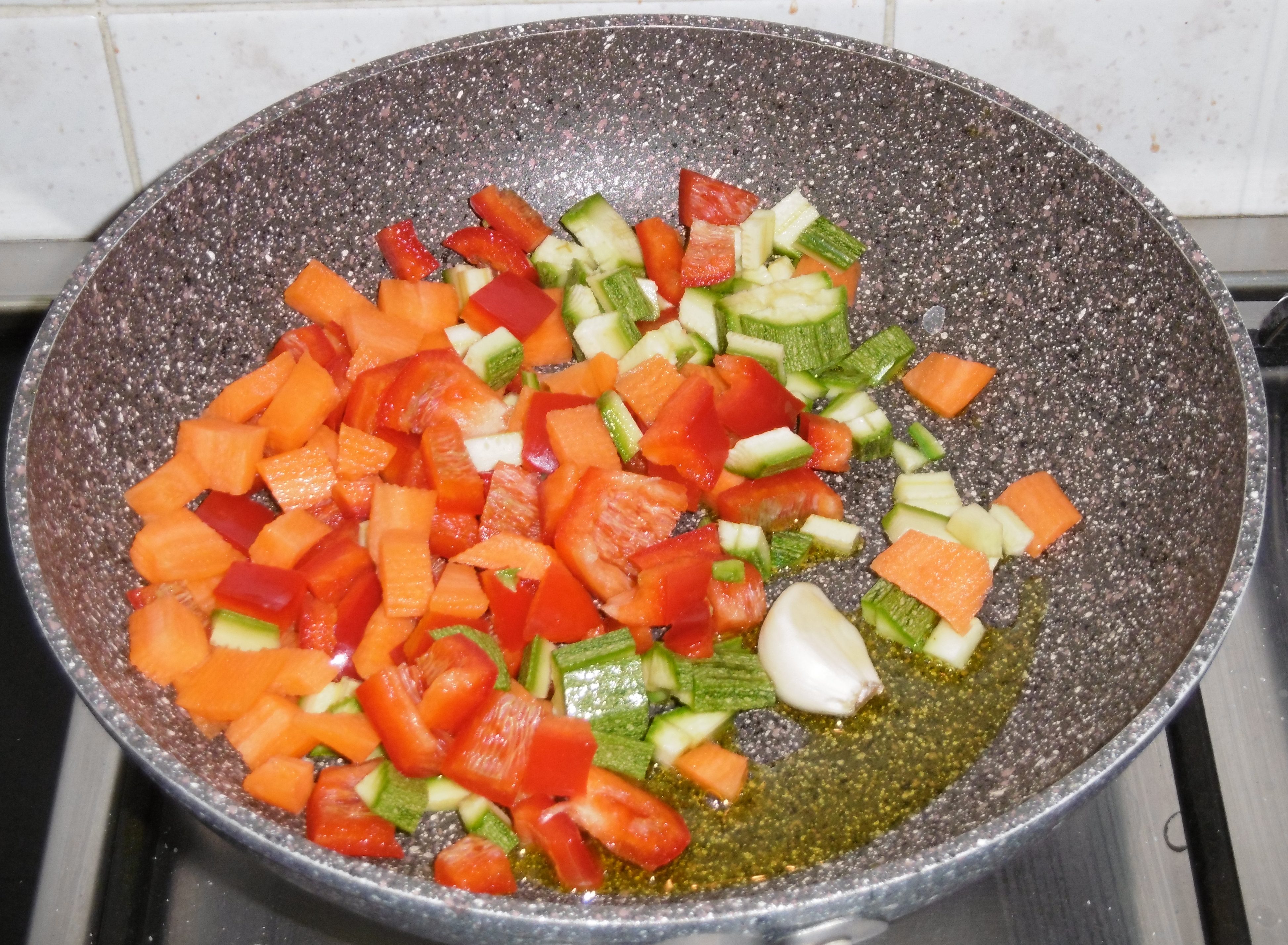 Cous cous con verdure e zafferano - Padella con verdure