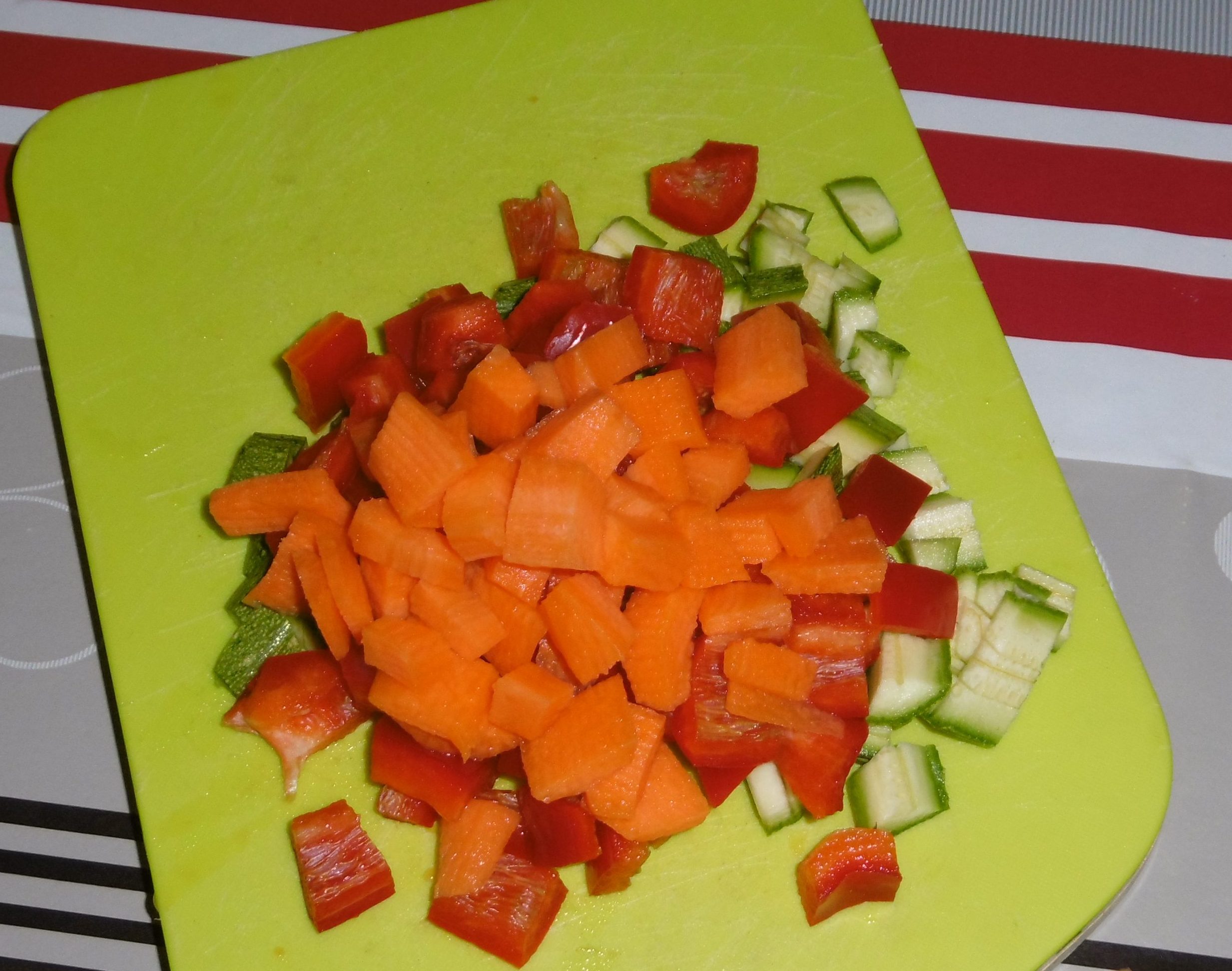 Cous cous con verdure e zafferano - Verdure tagliate