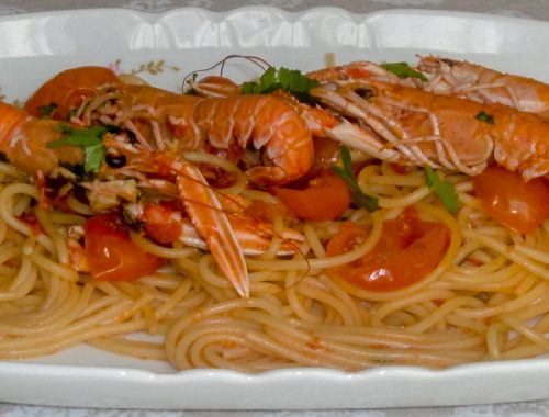 Spaghetti con scampi e pomodorini - Piatto pronto