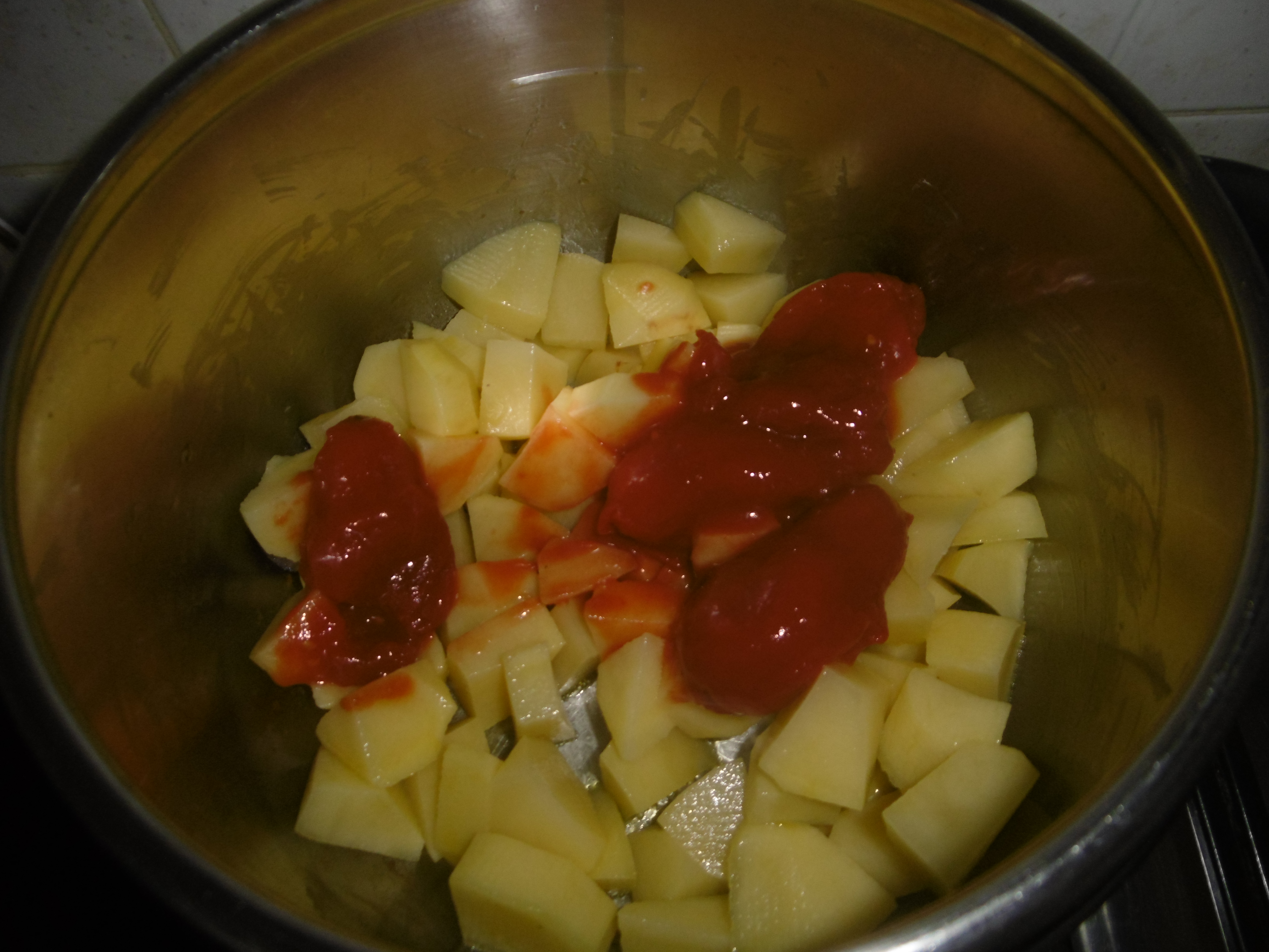 Patate al pomodoro in pentola a pressione - Pomodoro