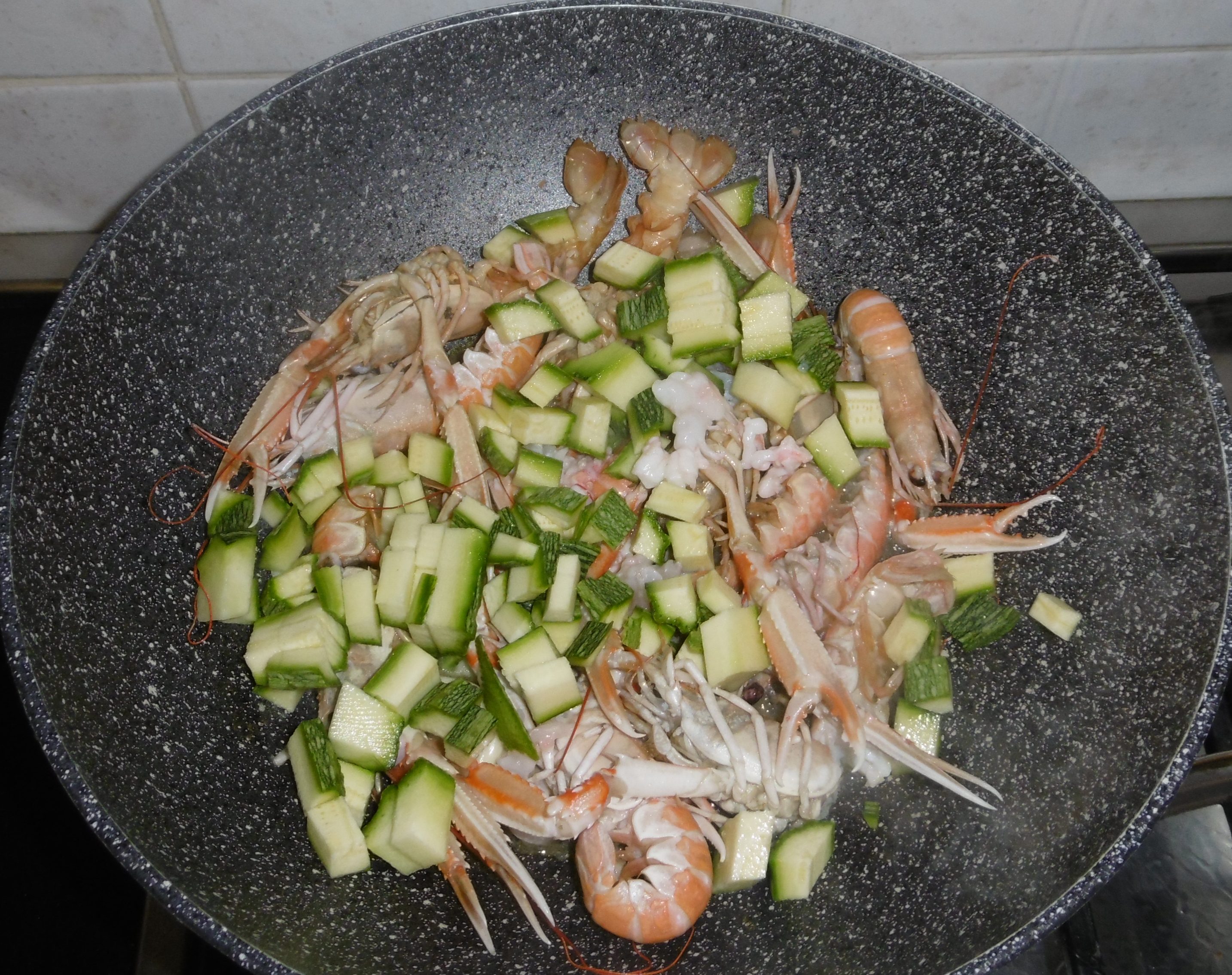 Paccheri con scampi e zucchine - Aggiunta zucchine