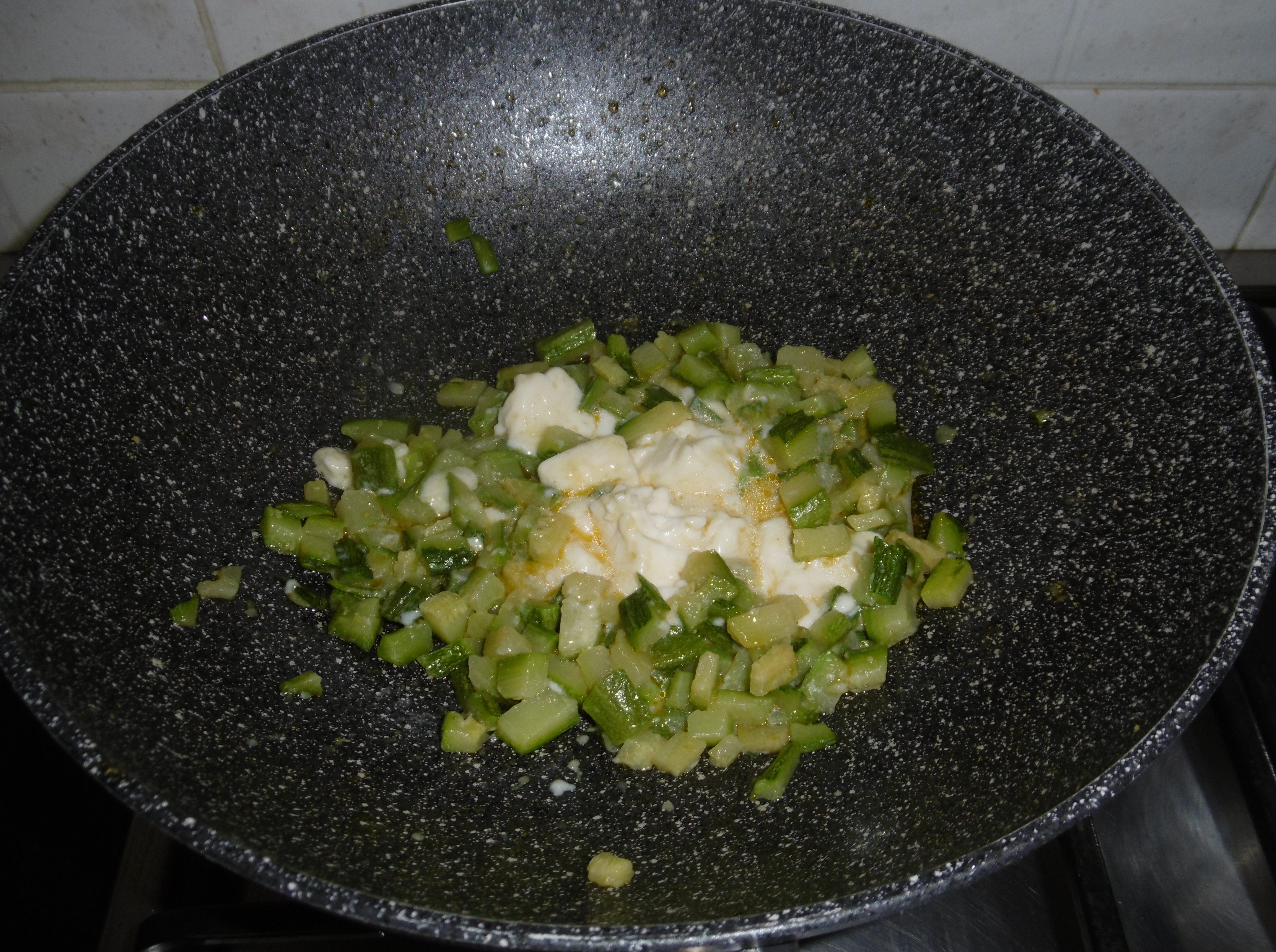 Pasta con zucchine e stracchino - Aggiunta stracchino