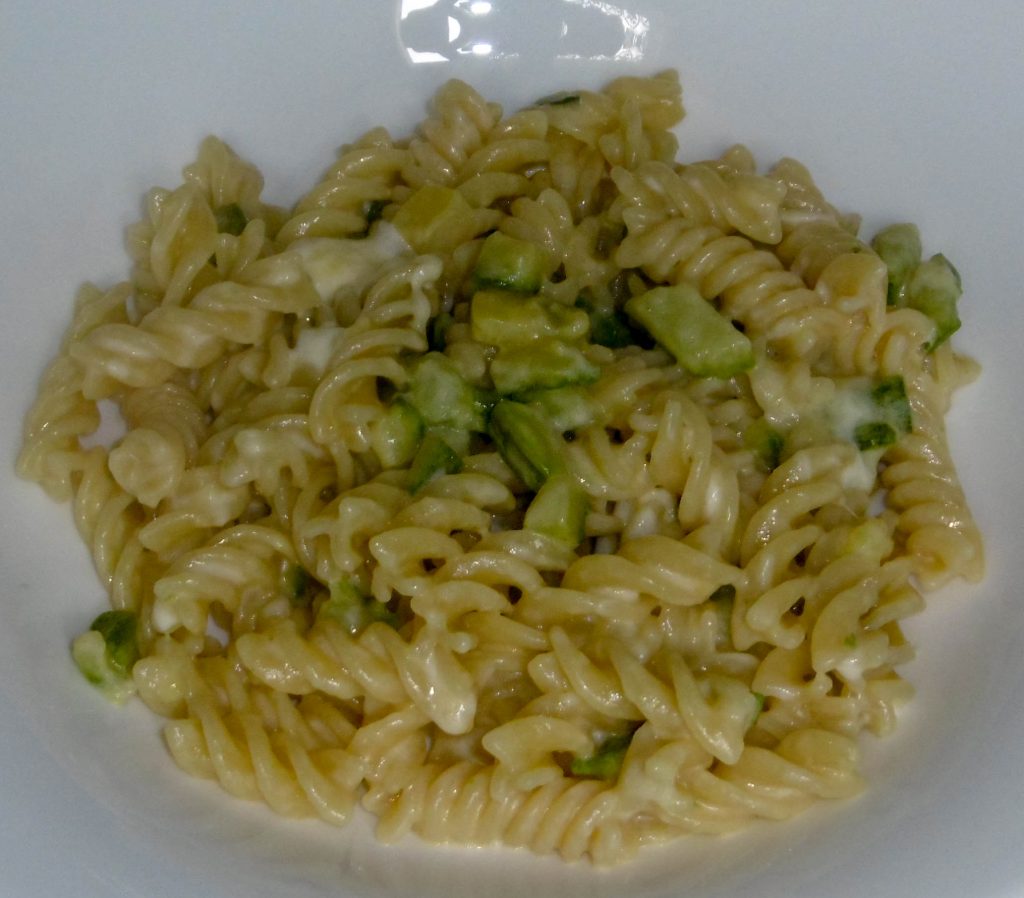 Pasta con zucchine e stracchino - Piatto pronto