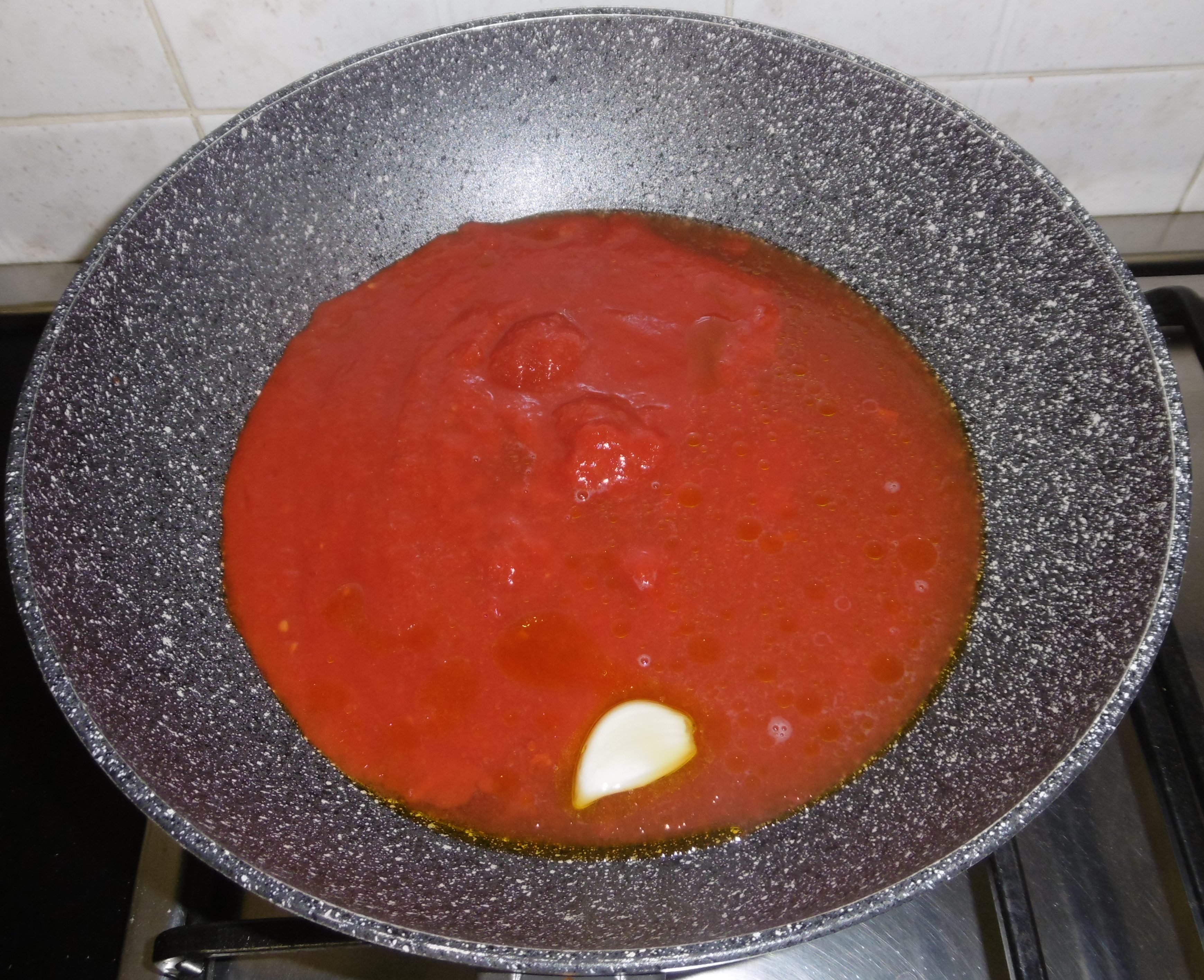 Pasta con sugo e ricotta - Sugo