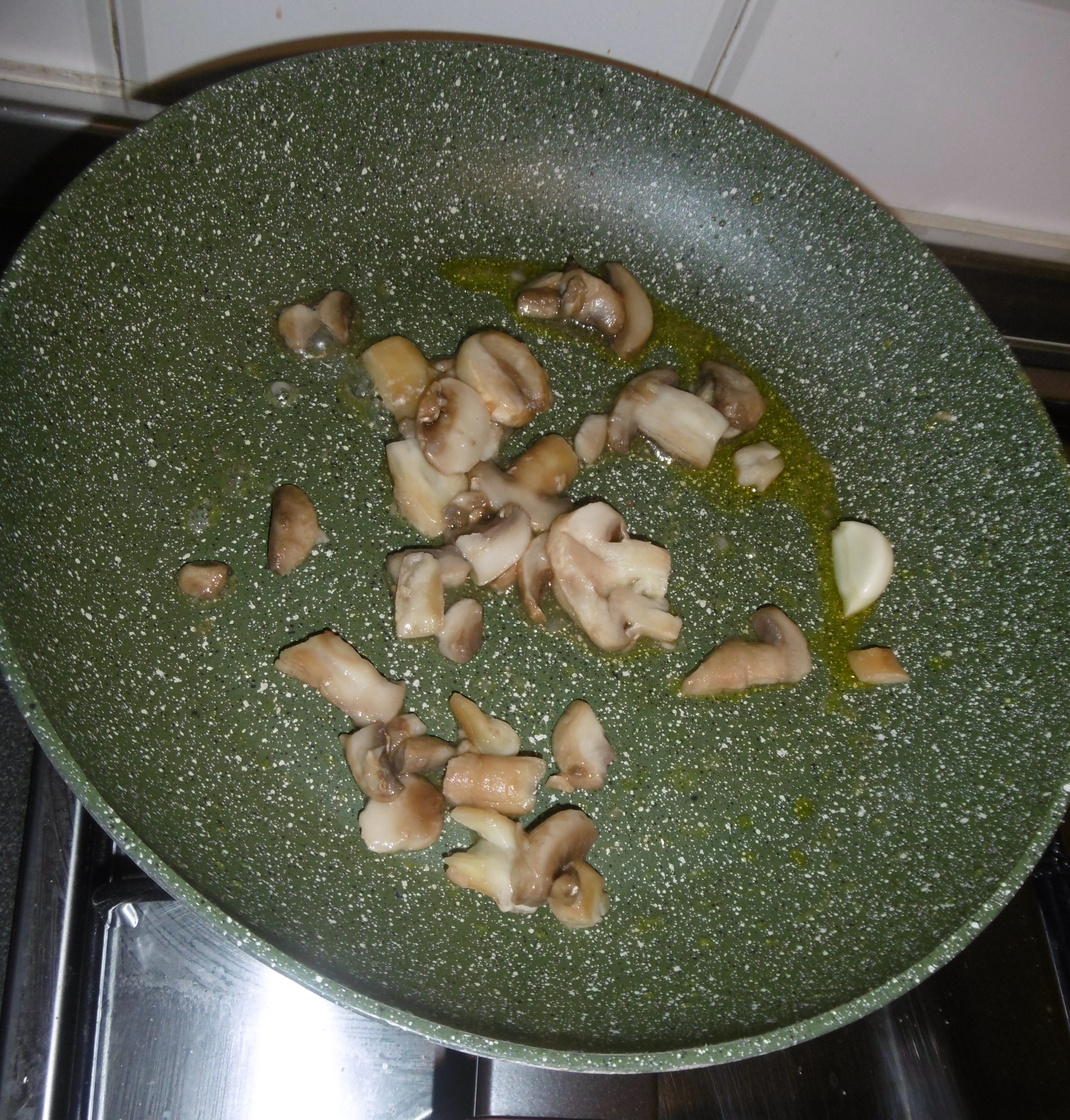 Scaloppine di tacchino ai funghi - Aggiunta funghi