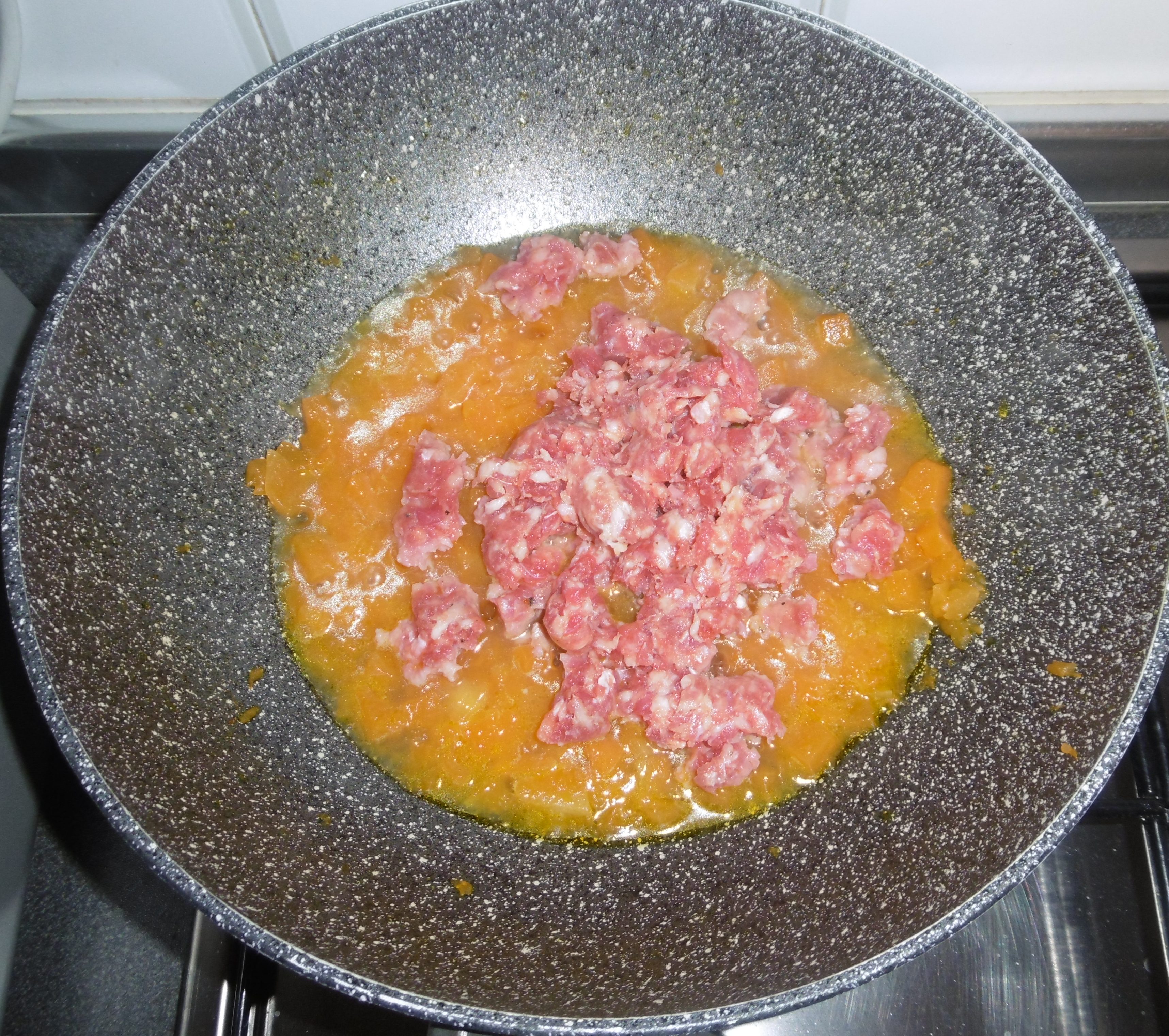 Gnocchi con zucca e salsiccia - Aggiunta salsiccia