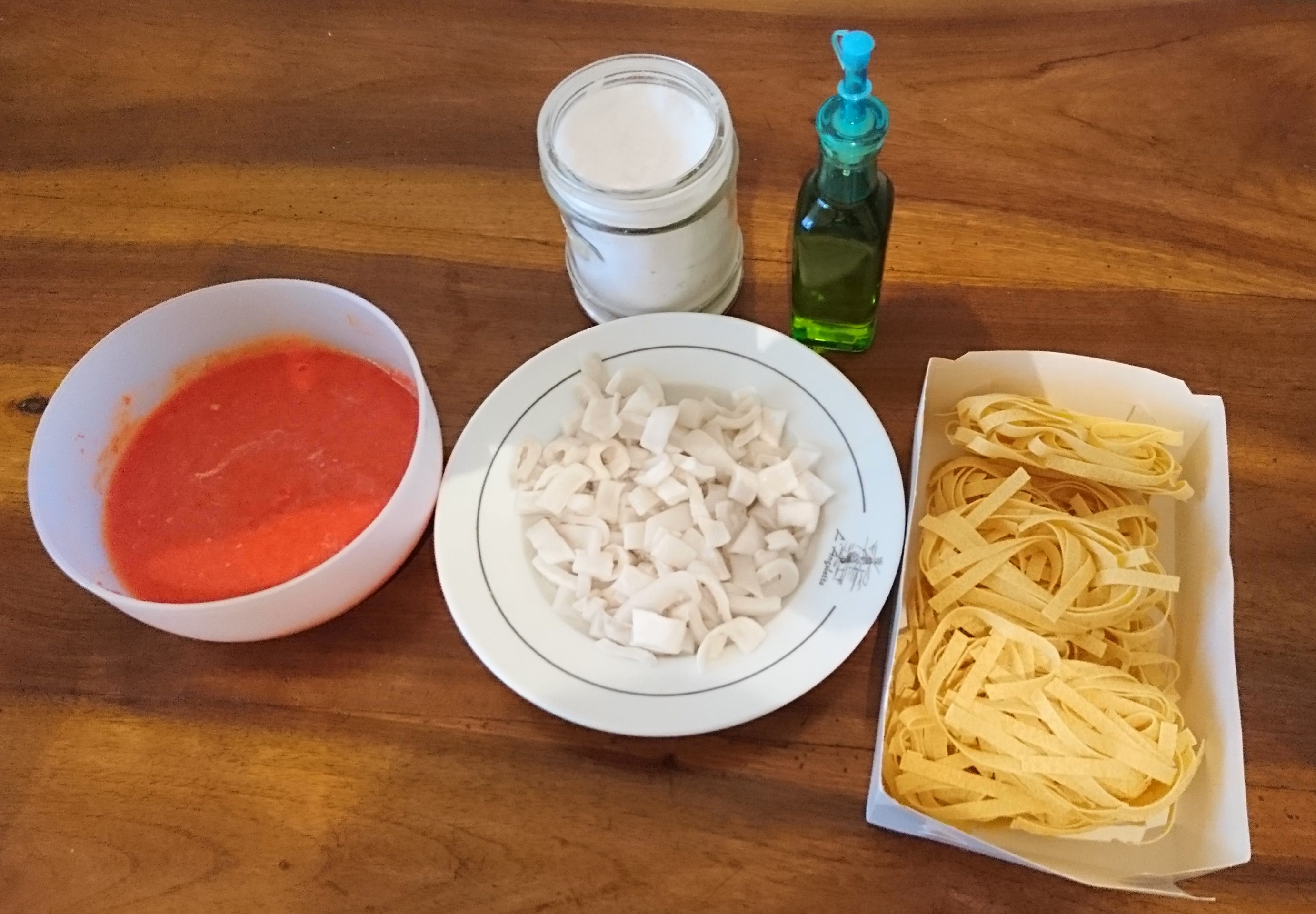Fettuccine con sugo di calamari - Ingredienti