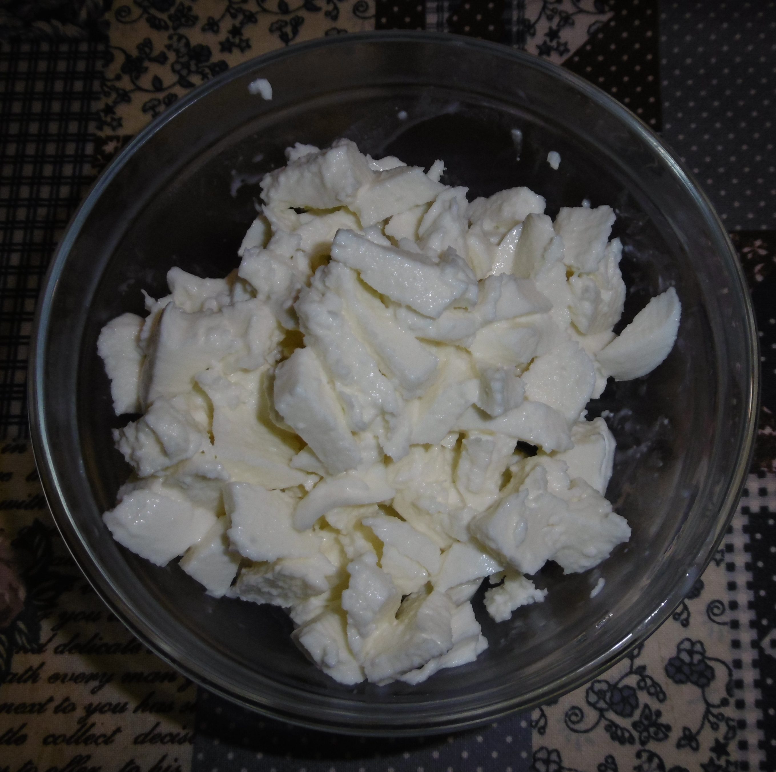 Cestini di pasta sfoglia con zucchine e mozzarella - Mozzarella tagliata