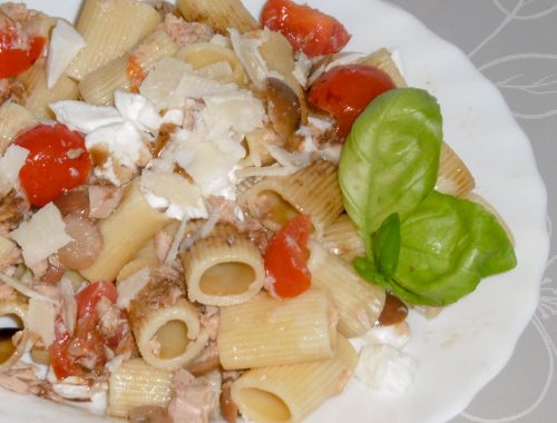 Pasta fredda pomodoro, mozzarella e olive - Piatto pronto