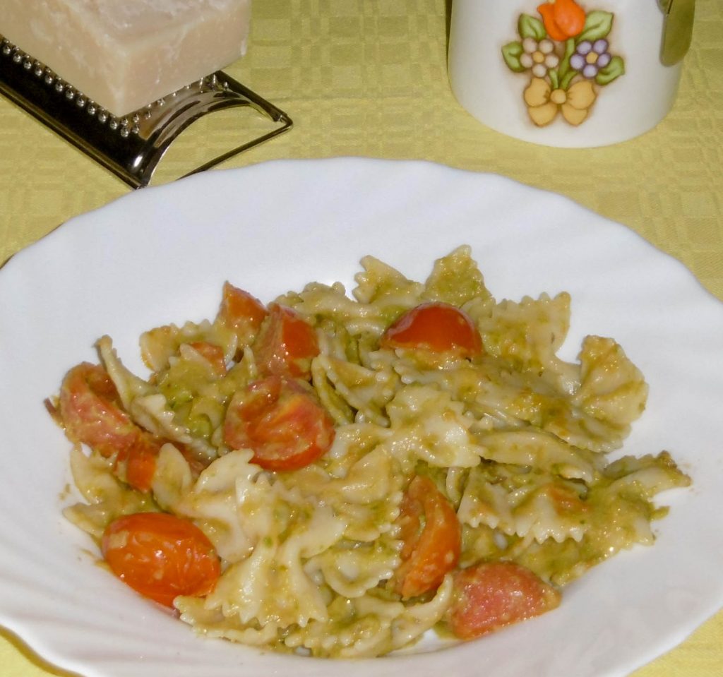 Pasta con crema di asparagi e pomodorini - Piatto pronto