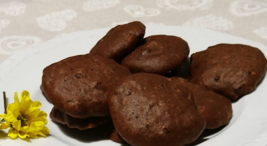 Biscotti al cioccolato fondente senza burro e uova - Piatto pronto