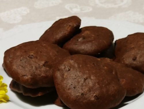 Biscotti al cioccolato fondente senza burro e uova - Piatto pronto